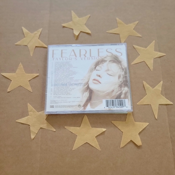 Fearless Taylor's Version Signed CD - Picture 2 of 3
